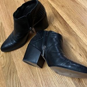 1 State black leather boots studs in back of boots pointed ties 3 1/2 inch heels